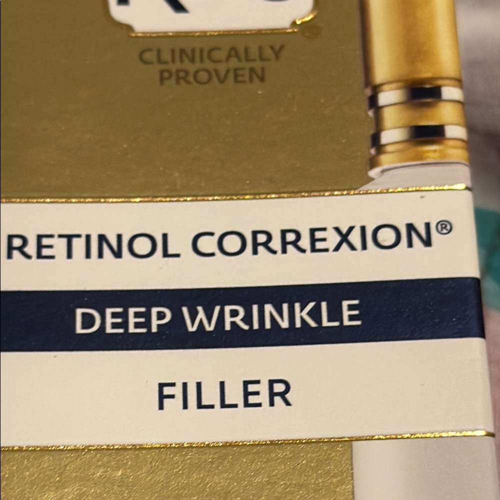 RoC Retinol Correxion Deep Wrinkle Filler - Picture 6 of 10